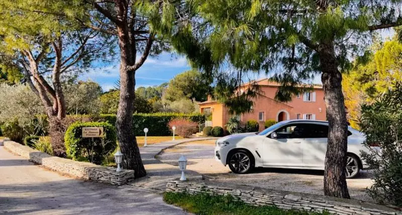 Logis Hotel & Restaurant L Etape Bouc Bel Air   Gardanne