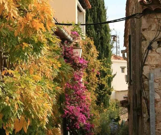 هتل Hôtel La Pierrerie