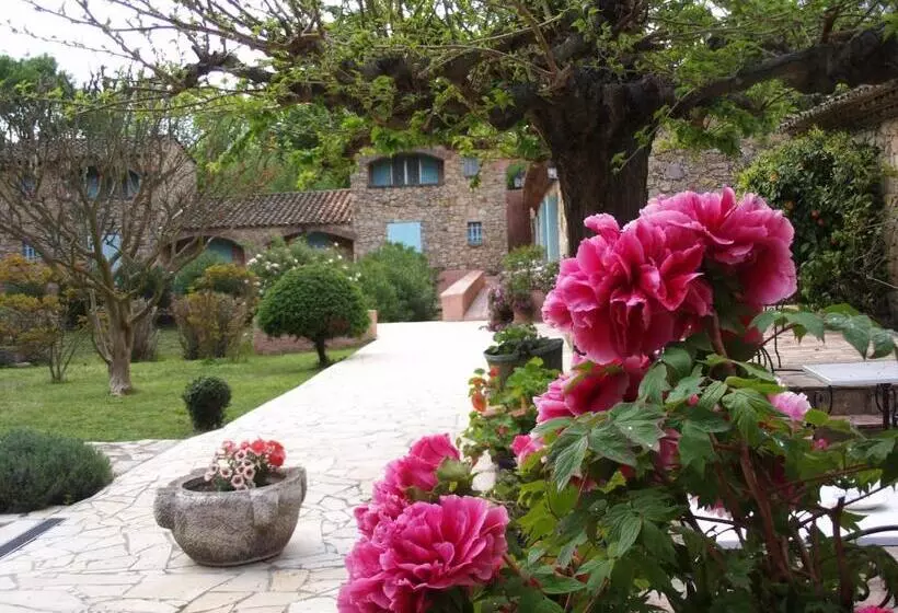 هتل Hôtel La Pierrerie