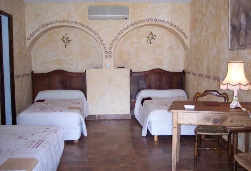 هتل Hôtel La Pierrerie