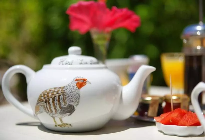هتل Hôtel La Pierrerie
