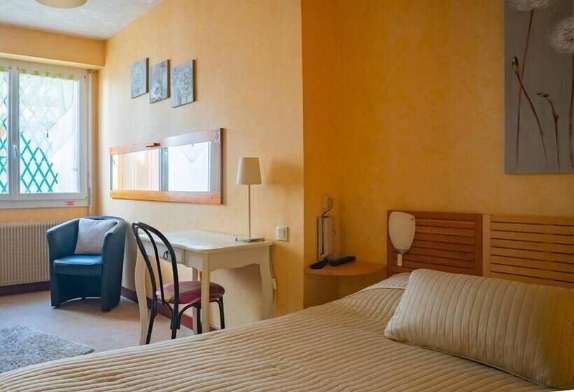 هتل Le Marais Restaurant Caillebotte