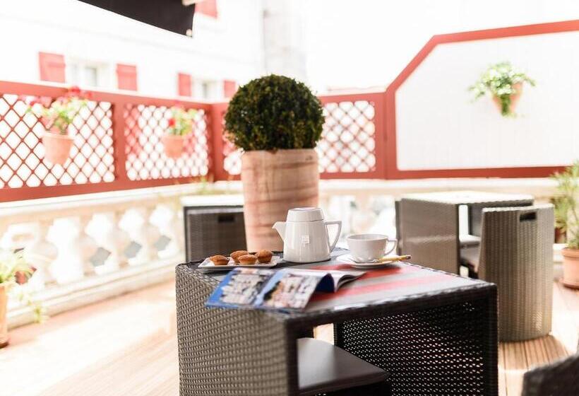 בית מלון כפרי Les Almadies Coeur De Ville