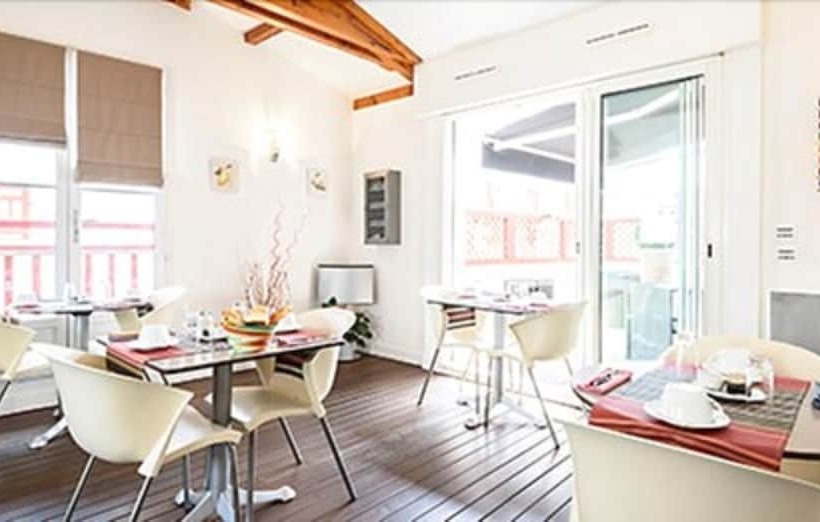 בית מלון כפרי Les Almadies Coeur De Ville