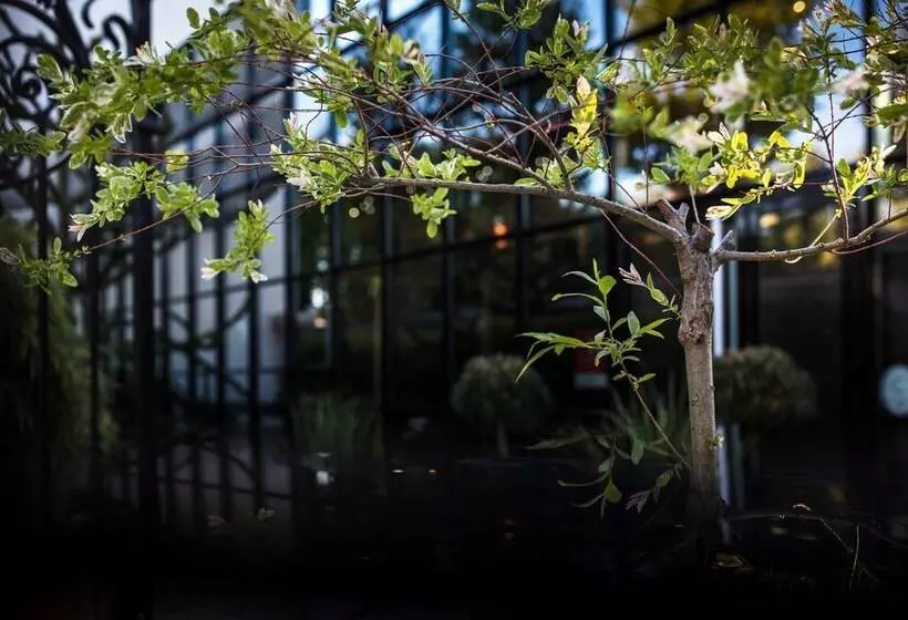 هتل Maison Decoret   Relais & Châteaux