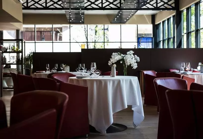 هتل Maison Decoret   Relais & Châteaux