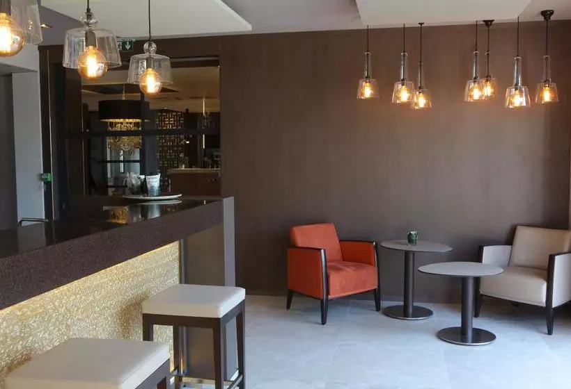 هتل Relais Saint Jacques Chateauroux
