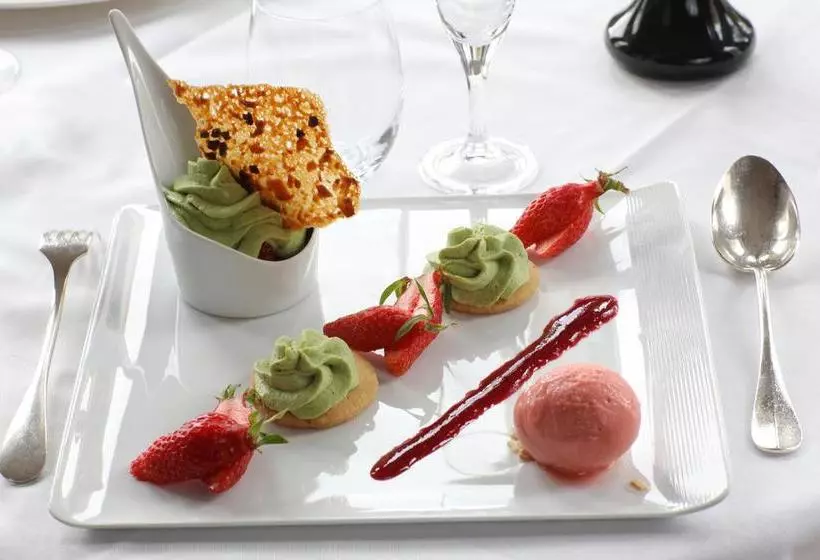 هتل Relais Saint Jacques Chateauroux