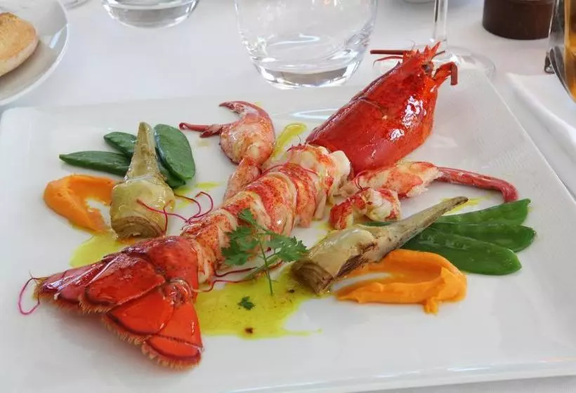 هتل Relais Saint Jacques Chateauroux