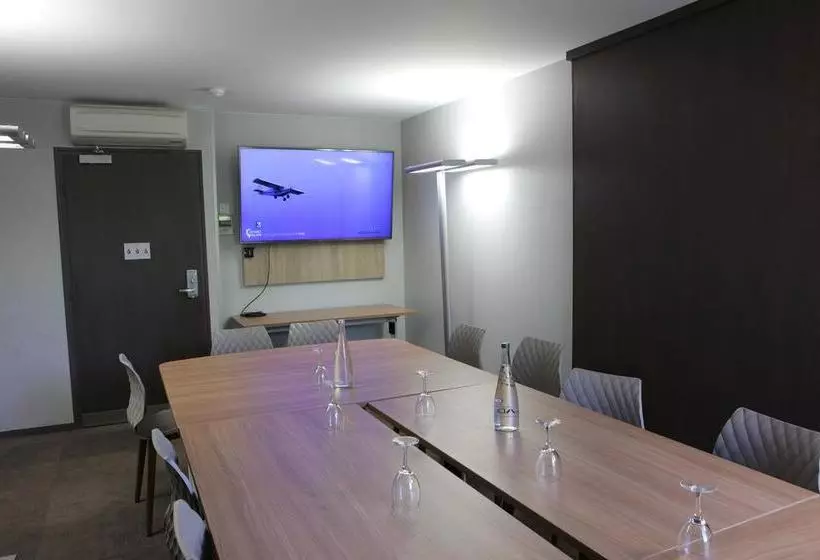 هتل Relais Saint Jacques Chateauroux