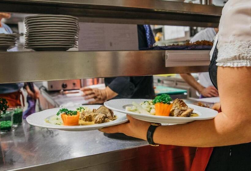 Familien Und Wellnesshotel Landhaus Viktoria