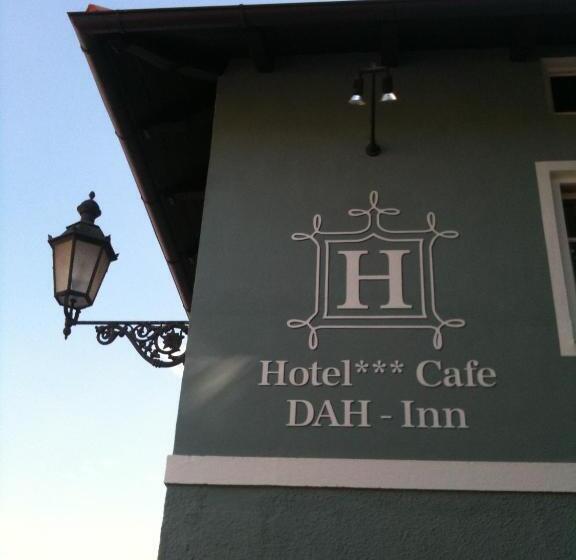 Hotel Dah Inn