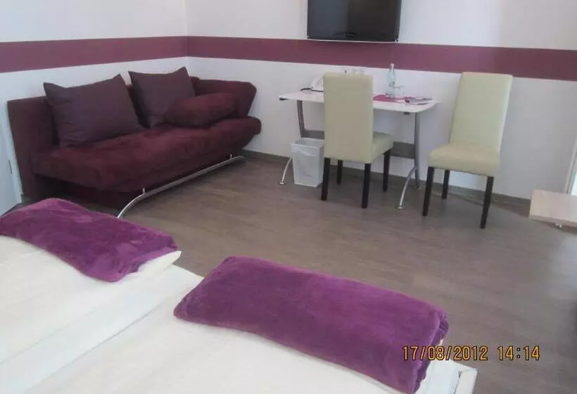 Hotel Dah Inn