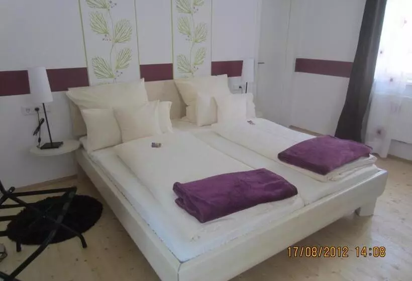 Hotel Dah Inn