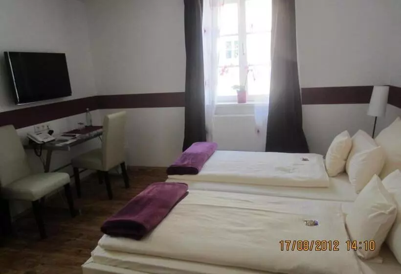 Hotel Dah Inn