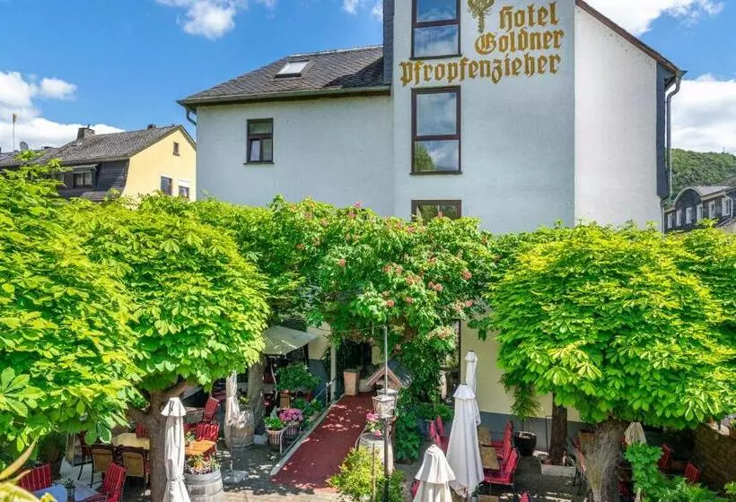 Hotelli Goldener Pfropfenzieher