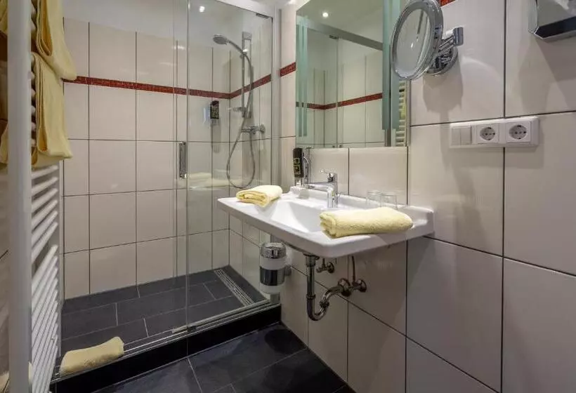 Hotelli Goldener Pfropfenzieher