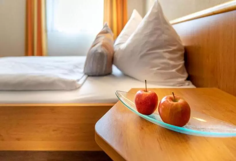 Hotelli Goldener Pfropfenzieher