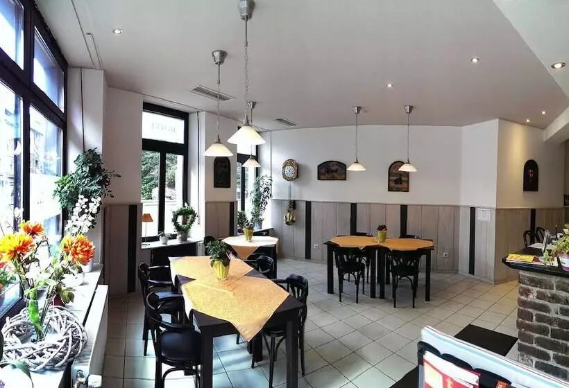 ホテル Klenkes Am Bahnhof