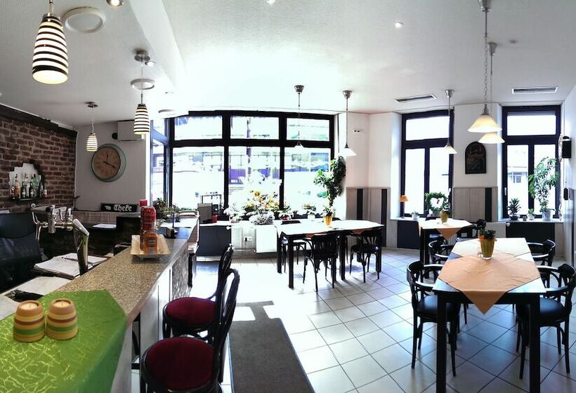 هتل Klenkes Am Bahnhof