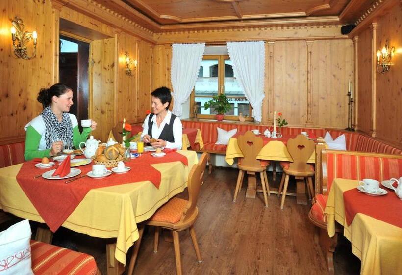 Hotelli Landhaus Lenzenhof