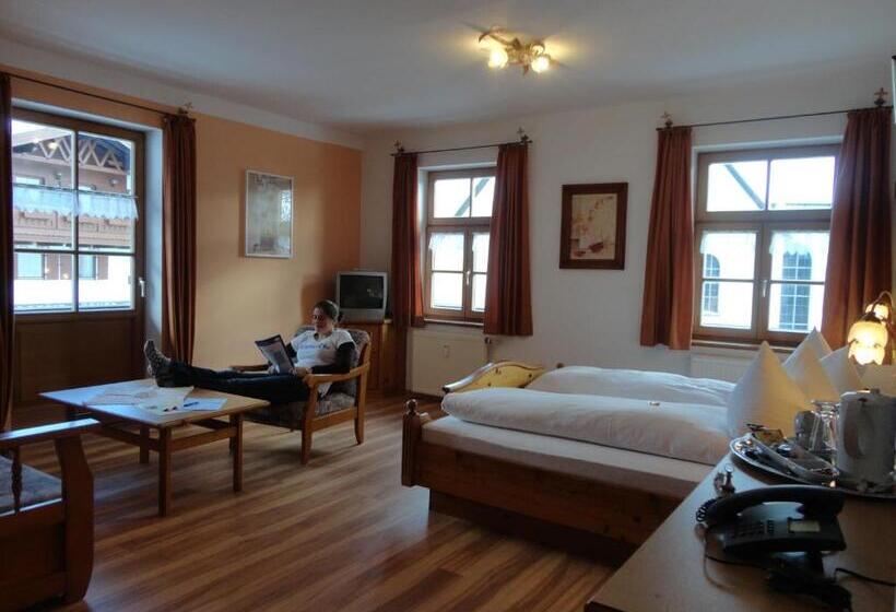 Hotelli Landhaus Lenzenhof