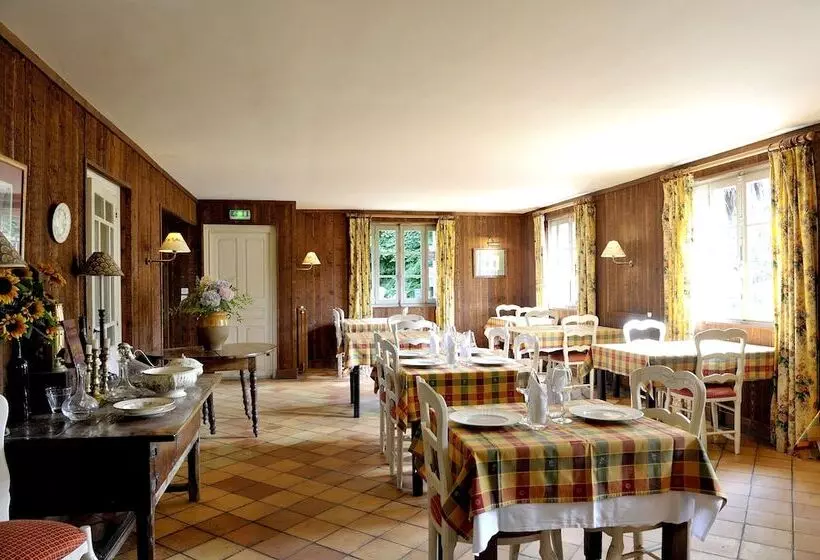 Hotelli Les Bains De Secours