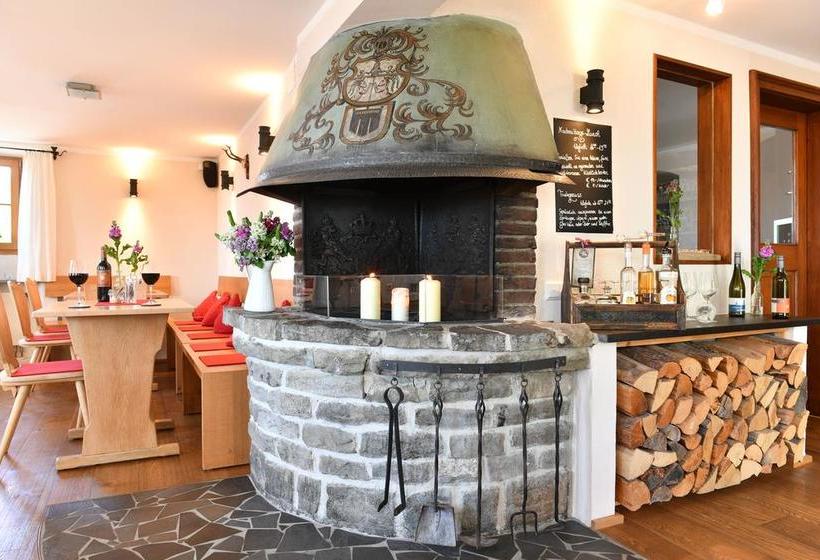 Отель Montfort Schlössle