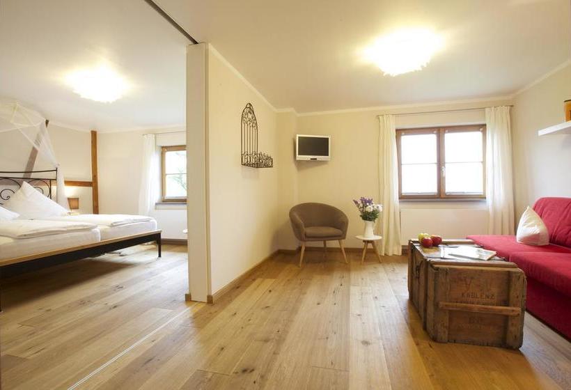 Отель Montfort Schlössle