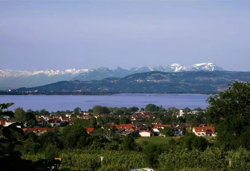 Hotelli Montfort Schlössle