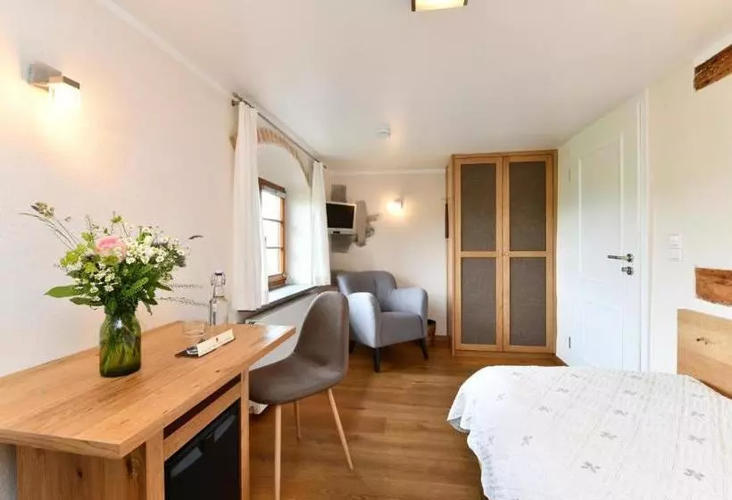 Hotelli Montfort Schlössle