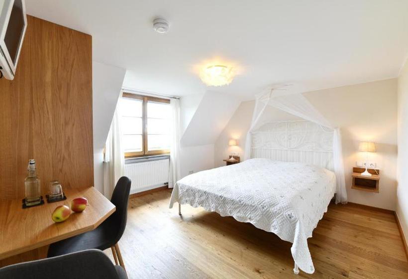 Отель Montfort Schlössle