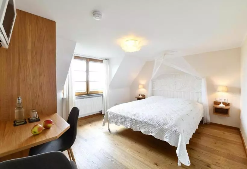 Hotelli Montfort Schlössle