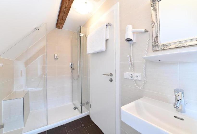 Отель Montfort Schlössle