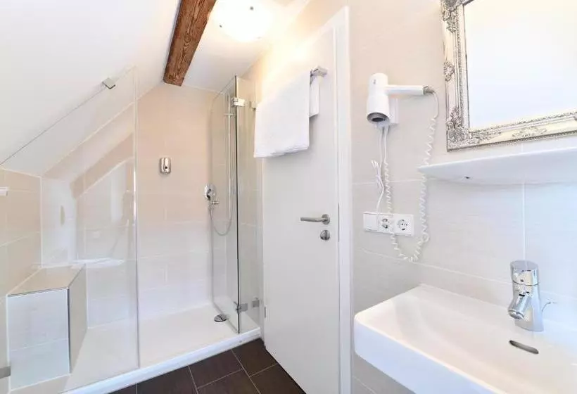 Hotelli Montfort Schlössle