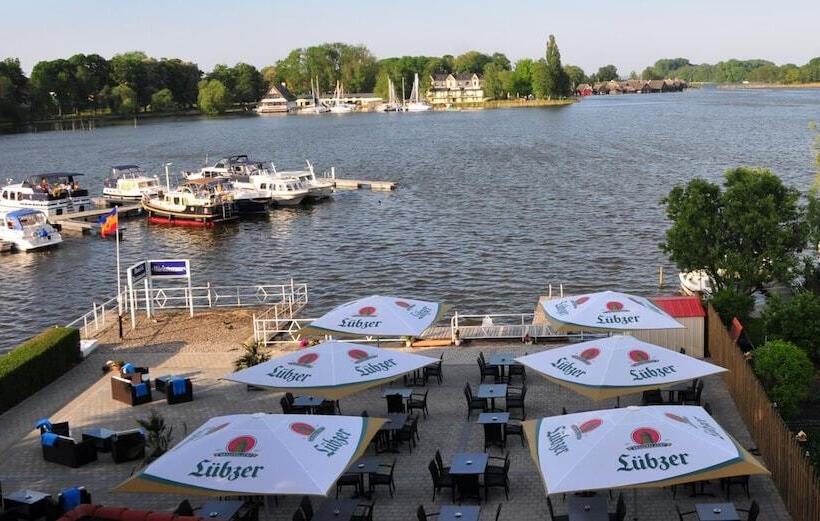 호텔 Müritzterrasse