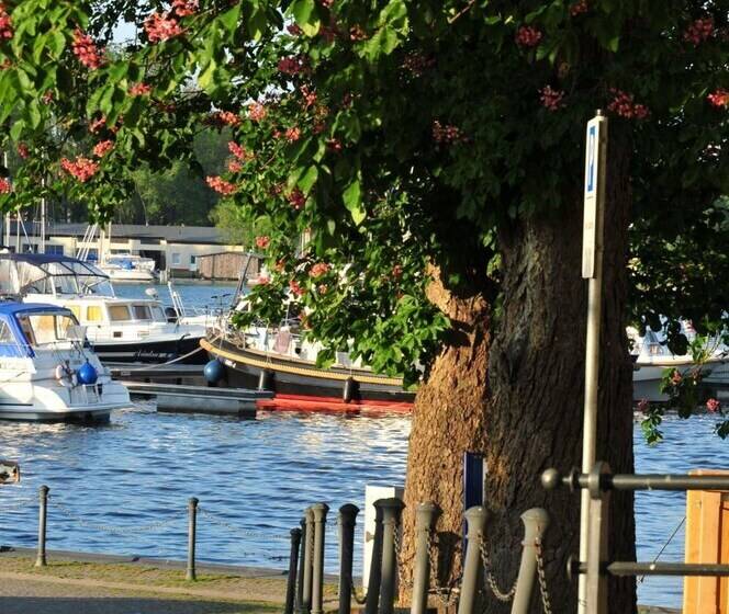 호텔 Müritzterrasse