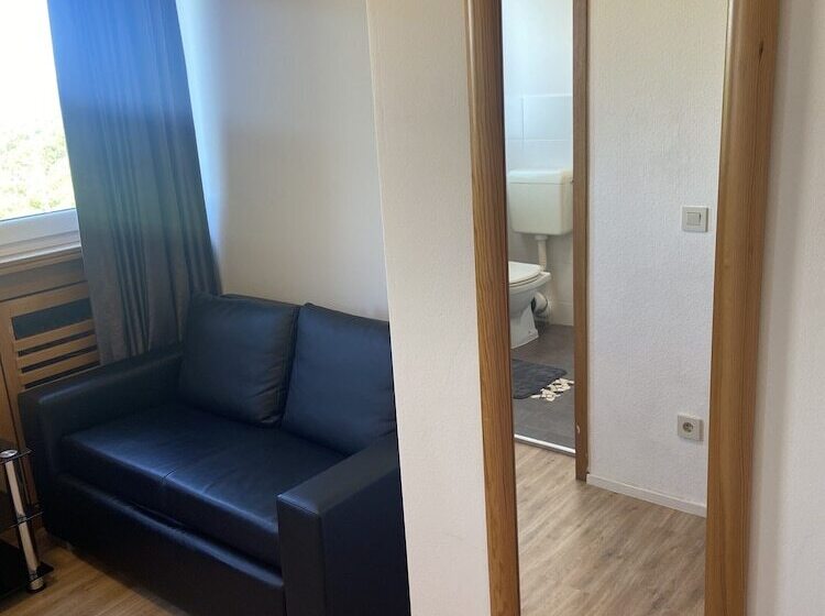 هتل Zur Schönen Aussicht