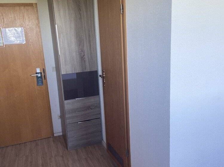 هتل Zur Schönen Aussicht