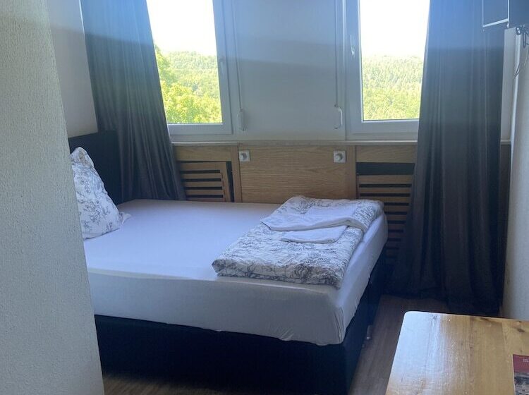 هتل Zur Schönen Aussicht