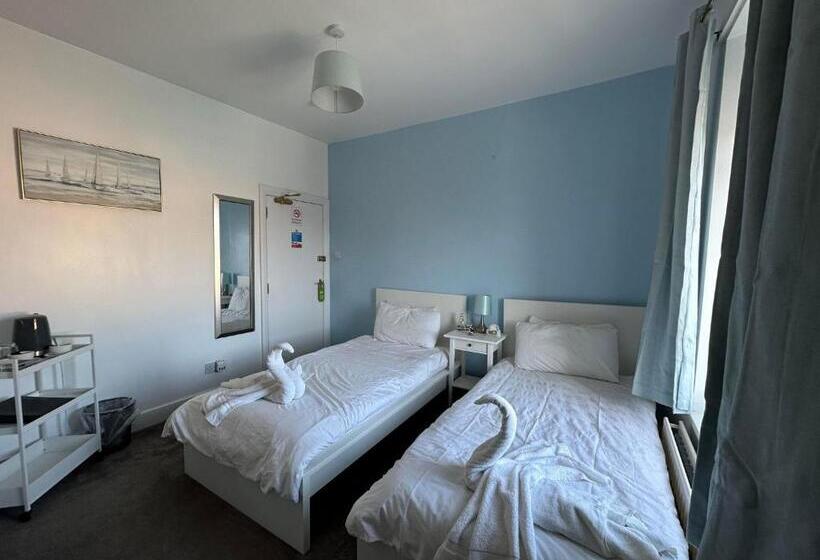 住宿加早餐  Masons Arms Amble