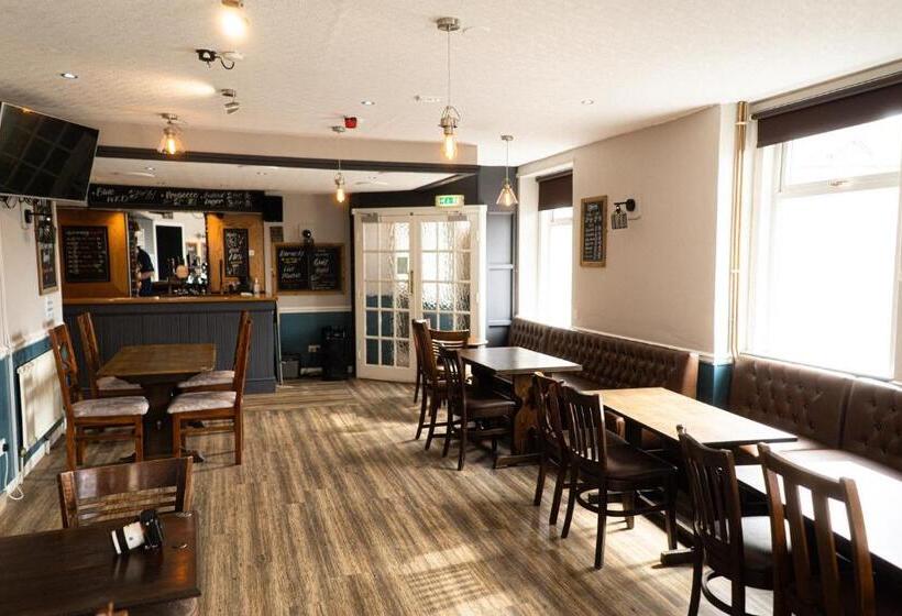 住宿加早餐  Masons Arms Amble