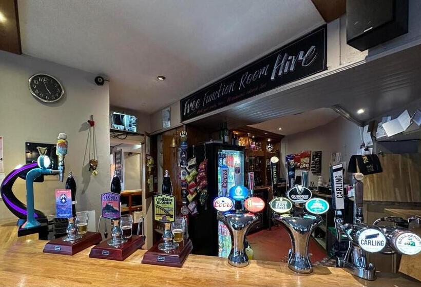 住宿加早餐  Masons Arms Amble