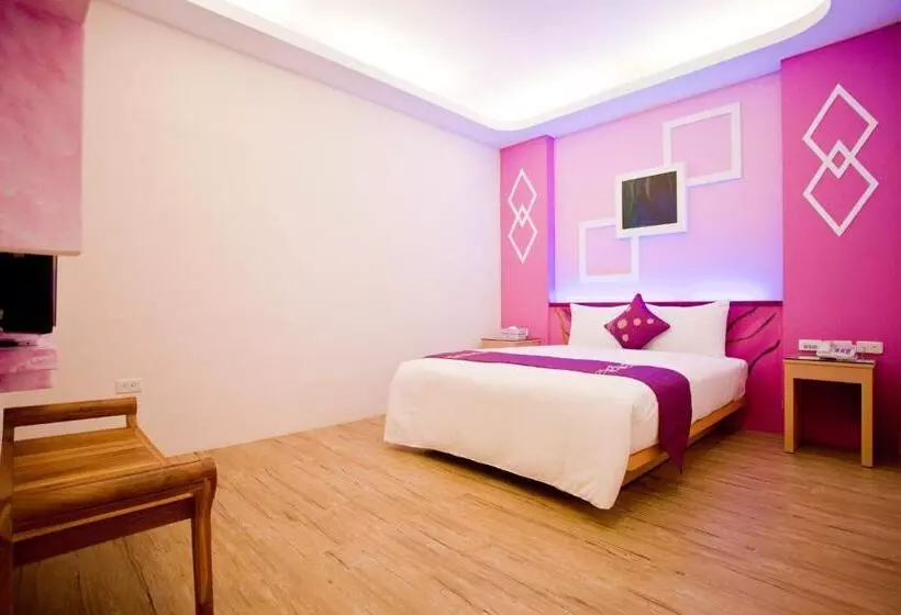 تختخواب و صبحانه Millennium Inn