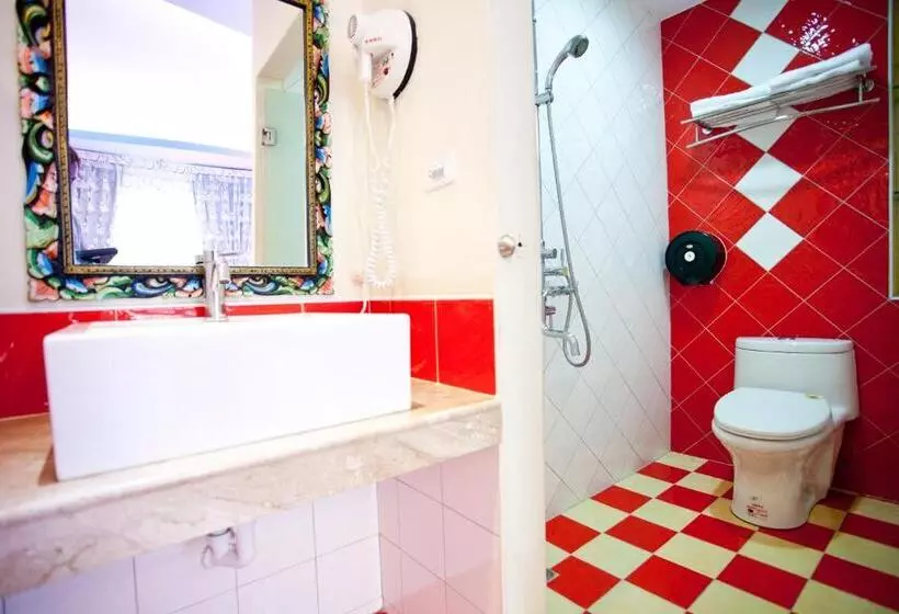 تختخواب و صبحانه Millennium Inn