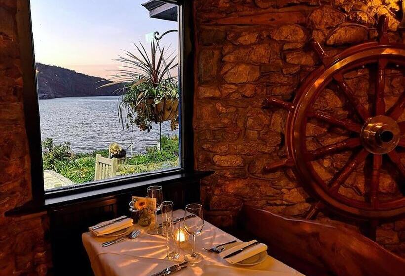 هتل Cary Arms & Spa