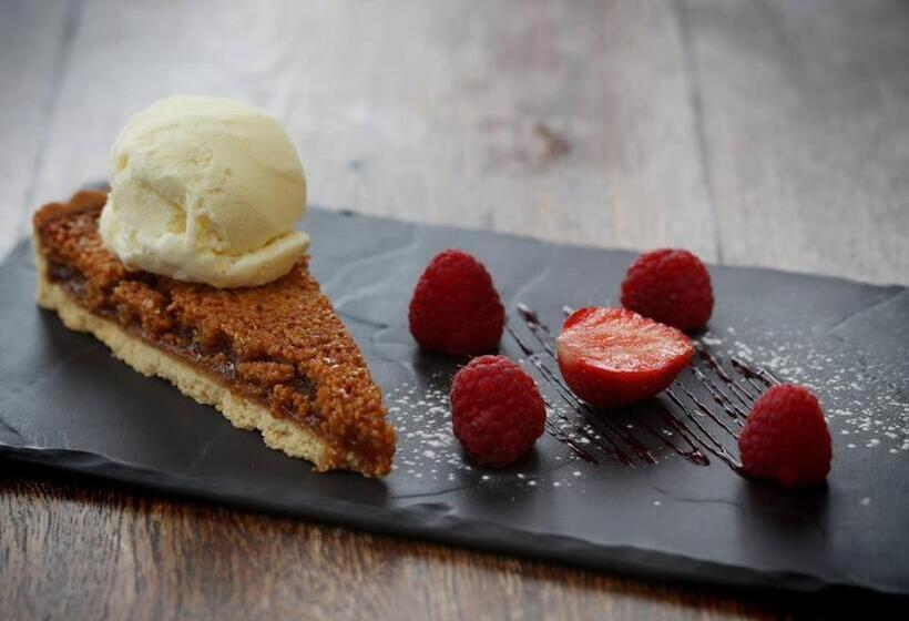 هتل Cary Arms & Spa