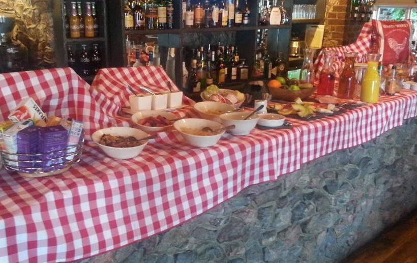 هتل Cary Arms & Spa