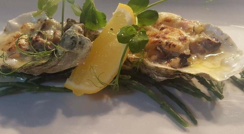 هتل Cary Arms & Spa