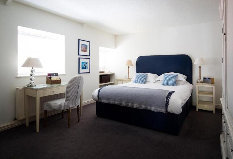 هتل Cary Arms & Spa